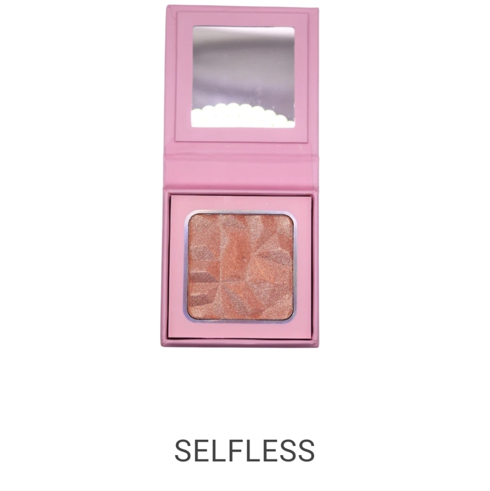 🍩BOSSUP COSMETICS Highlighter